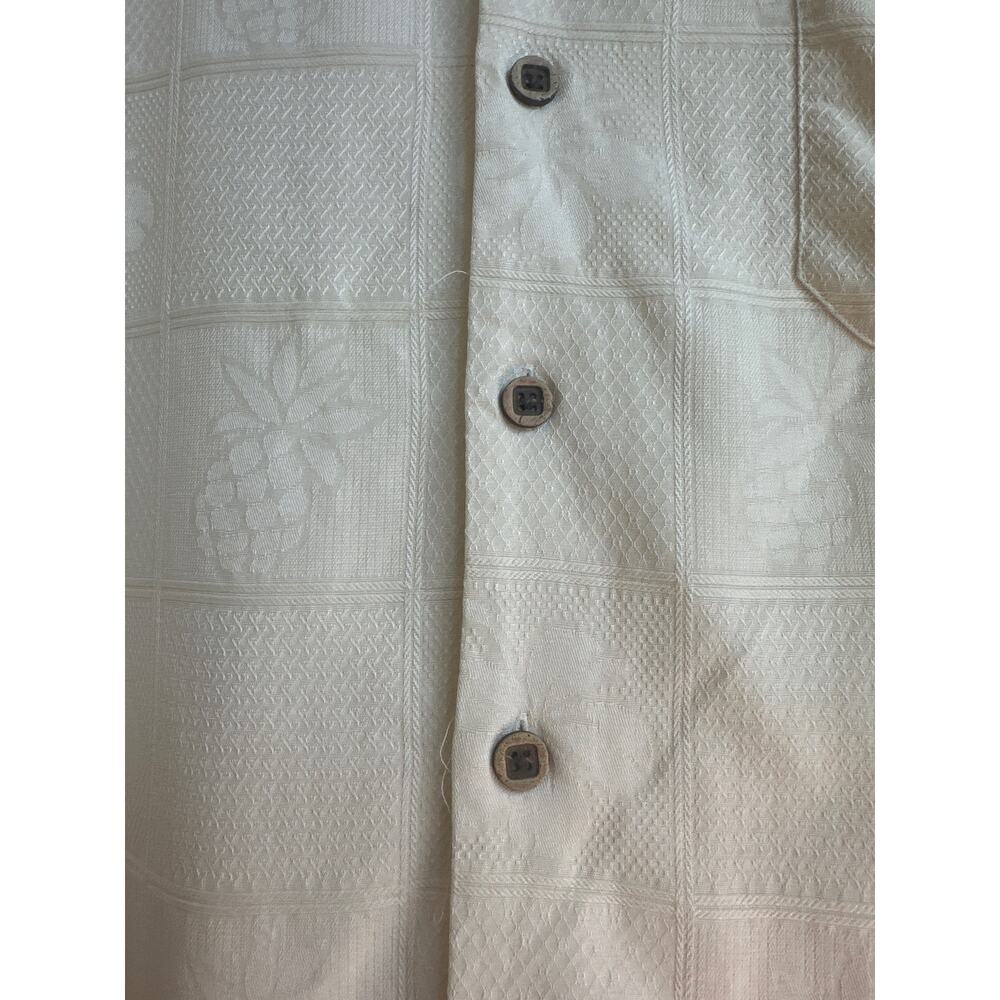 Jamacian Jaxx 100% Silk Cream Button Down Beach Shirt with Wooden Buttons - Picture 3 of 6